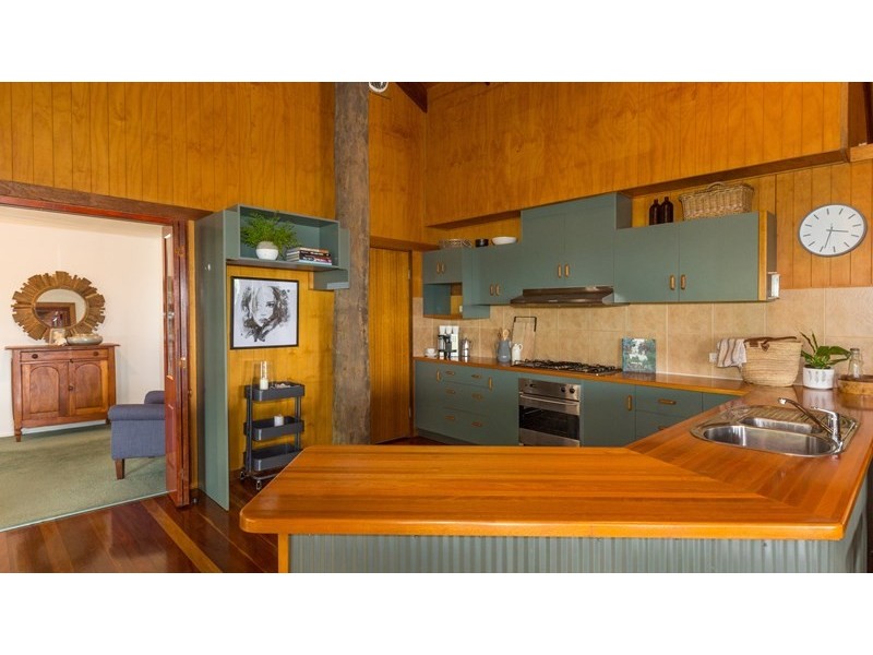 11 Albatross Street, Slade Point QLD 4740