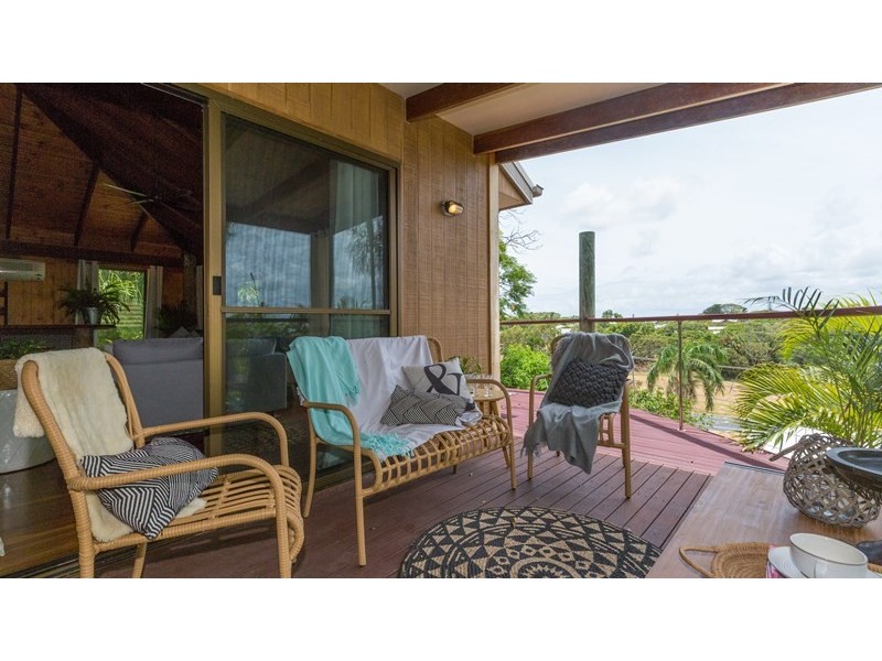 11 Albatross Street, Slade Point QLD 4740