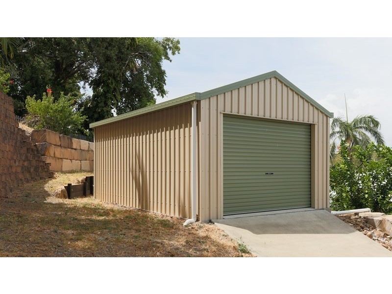 11 Albatross Street, Slade Point QLD 4740
