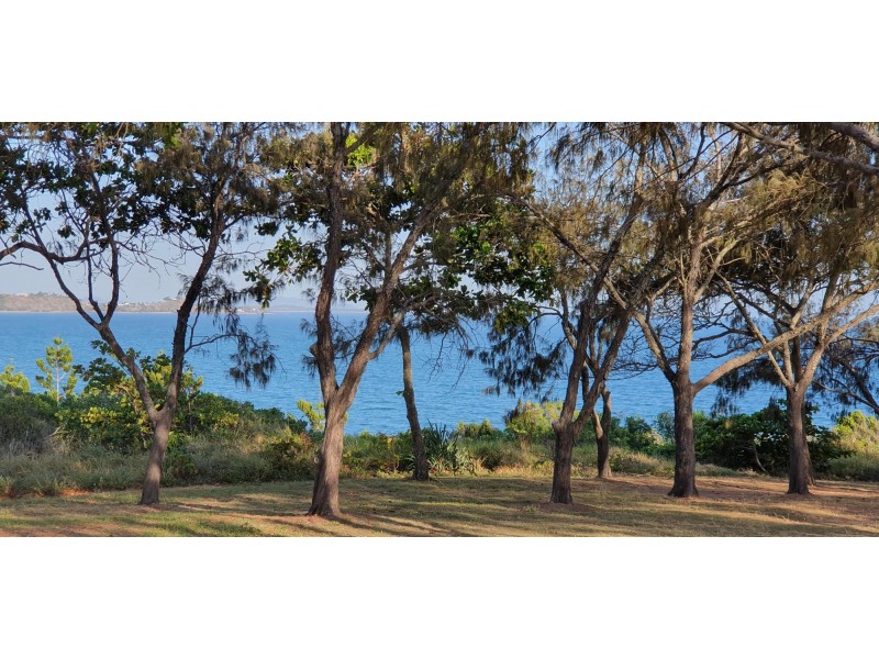 11 Albatross Street, Slade Point QLD 4740