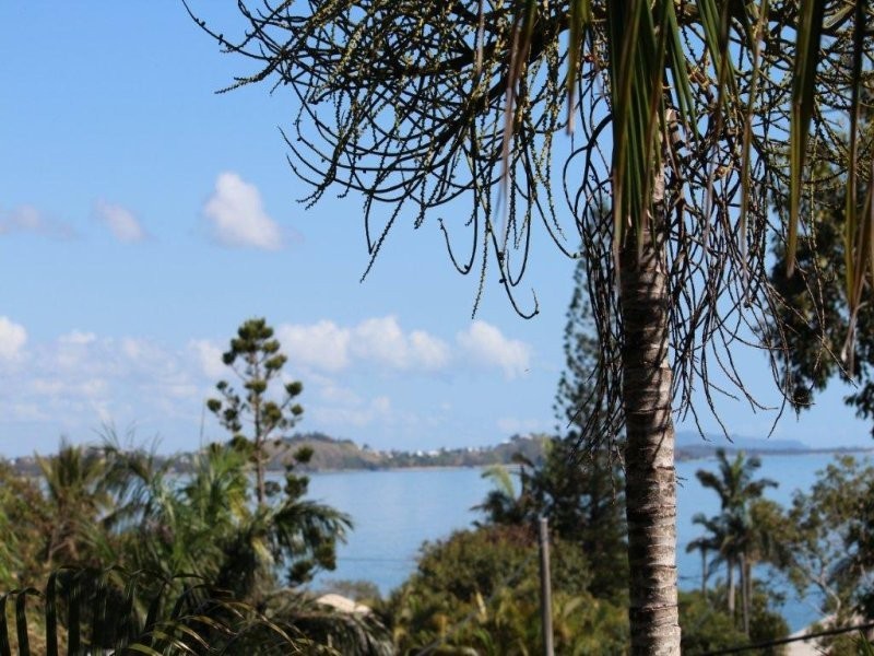 11 Albatross Street, Slade Point QLD 4740