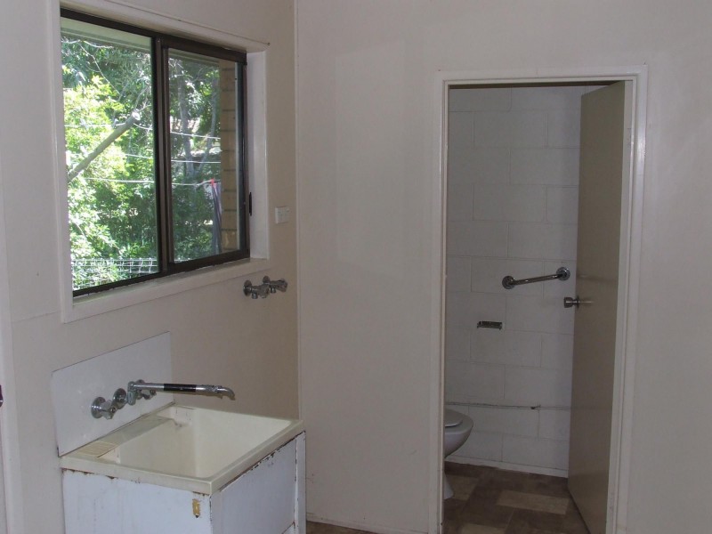 1 & 2/18 Eaglemount Road, Andergrove QLD 4740