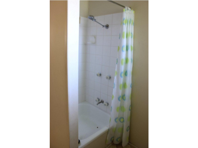 1 & 2/18 Eaglemount Road, Andergrove QLD 4740