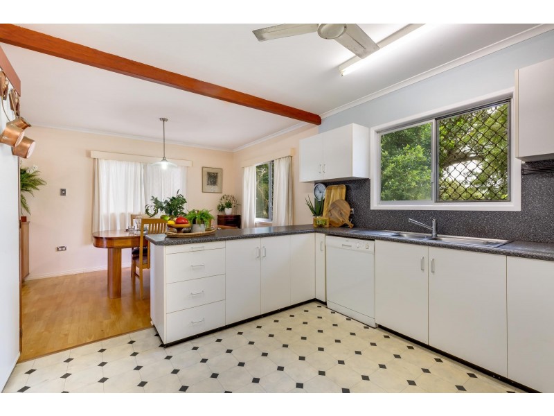 8 Emu Street, Slade Point QLD 4740