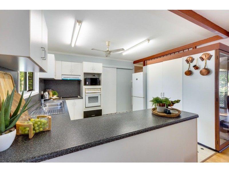 8 Emu Street, Slade Point QLD 4740