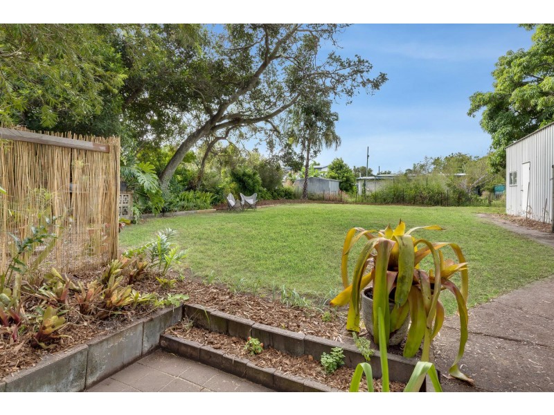 8 Emu Street, Slade Point QLD 4740