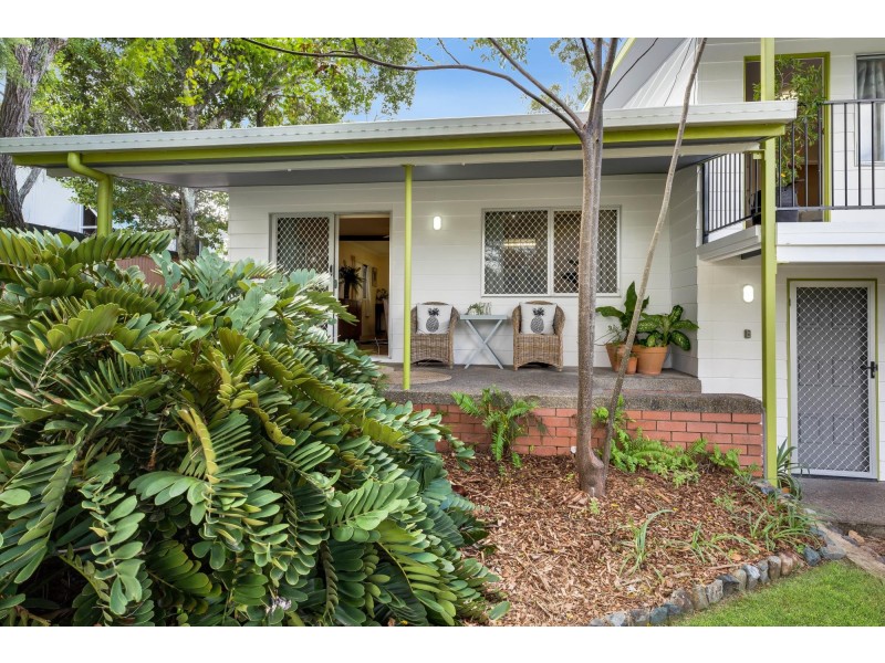 8 Emu Street, Slade Point QLD 4740