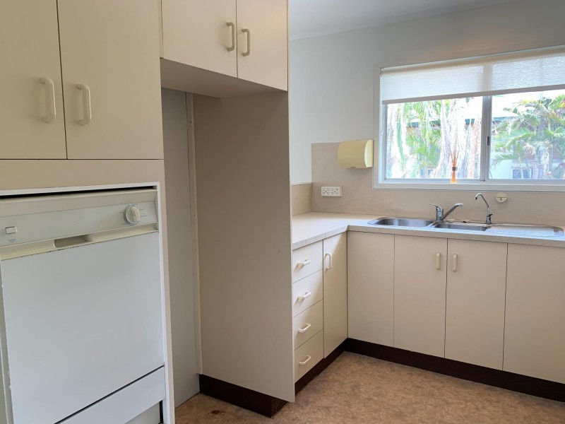 2 Harris Court, Moranbah QLD 4744