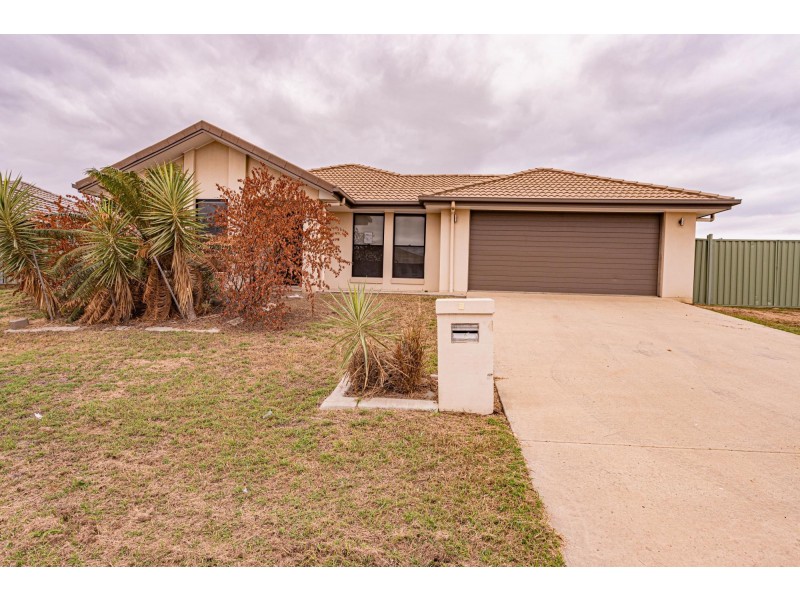 38 Hannay Street, Moranbah QLD 4744