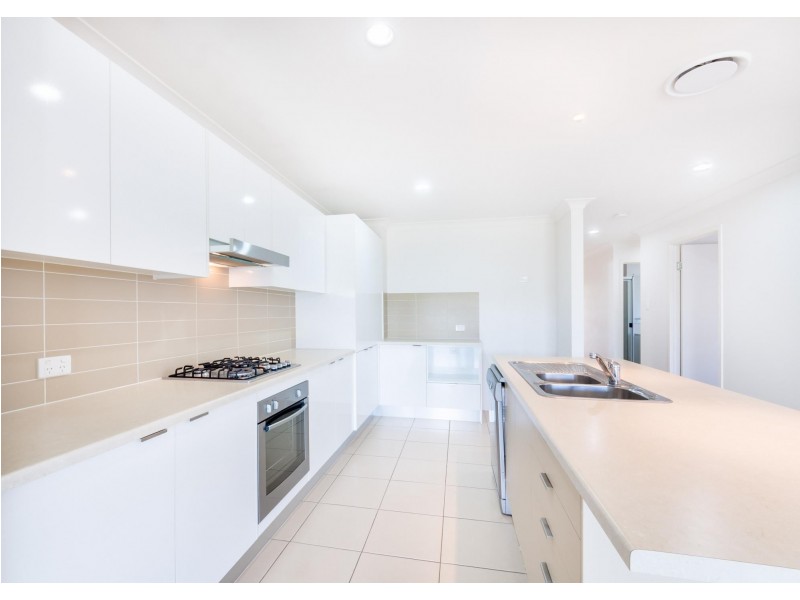 11 Yatay Street, Rural View QLD 4740