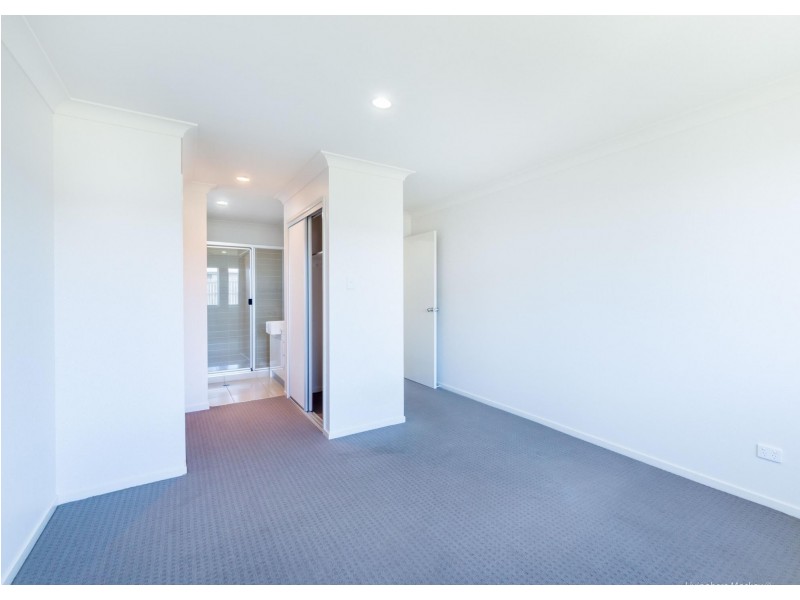 11 Yatay Street, Rural View QLD 4740