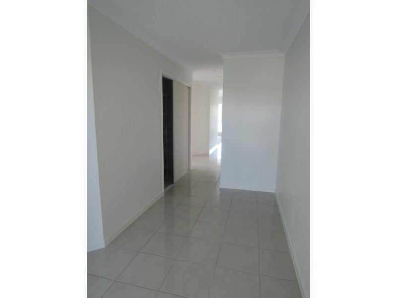 61 Newport Parade, Blacks Beach QLD 4740