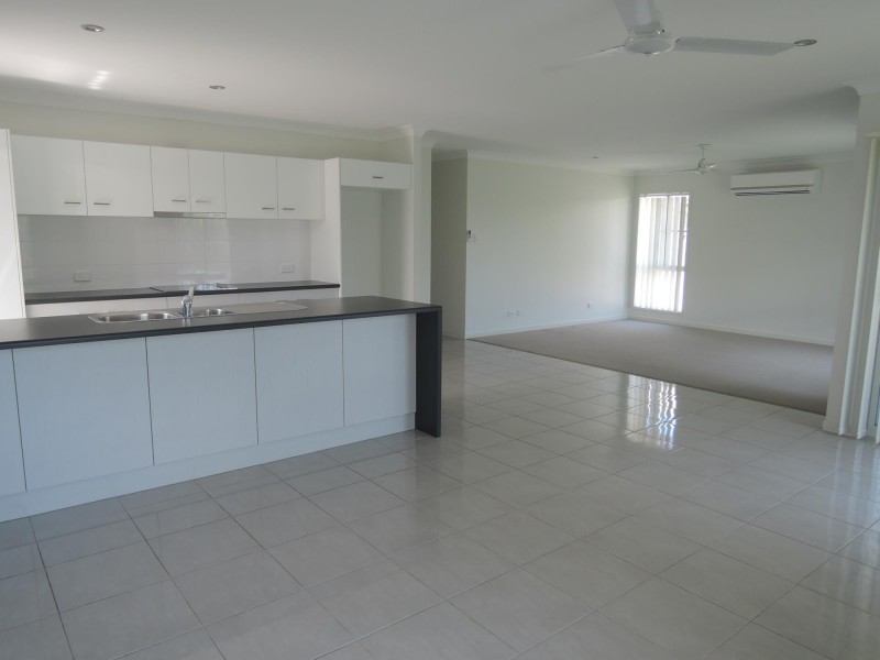 61 Newport Parade, Blacks Beach QLD 4740