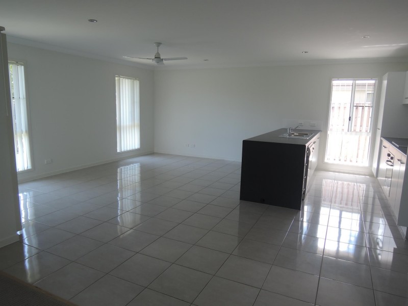 61 Newport Parade, Blacks Beach QLD 4740