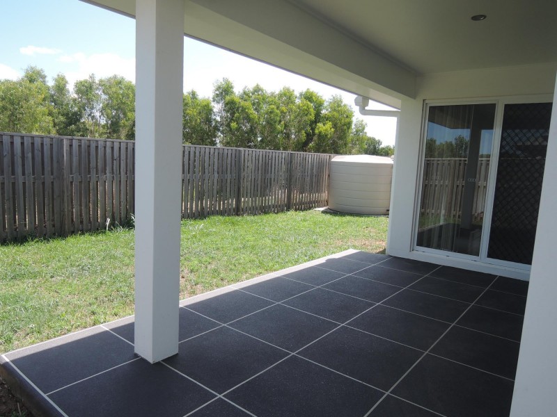 61 Newport Parade, Blacks Beach QLD 4740