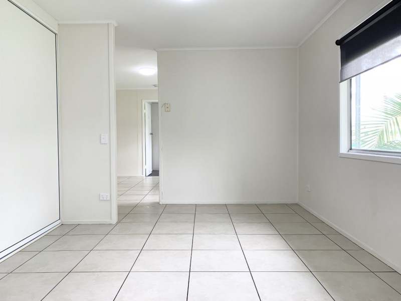 27 Middle Crescent, Dysart QLD 4745