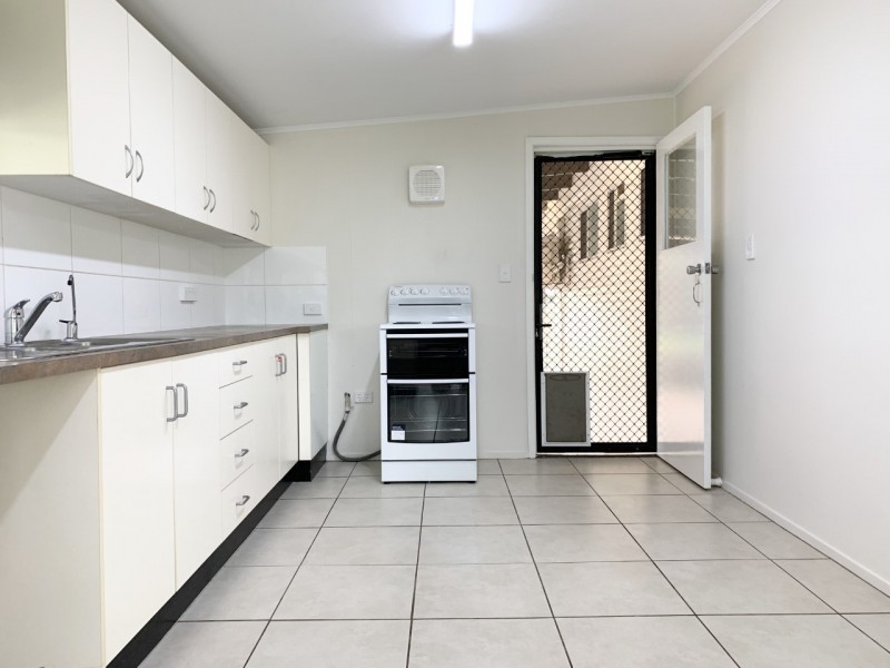 27 Middle Crescent, Dysart QLD 4745