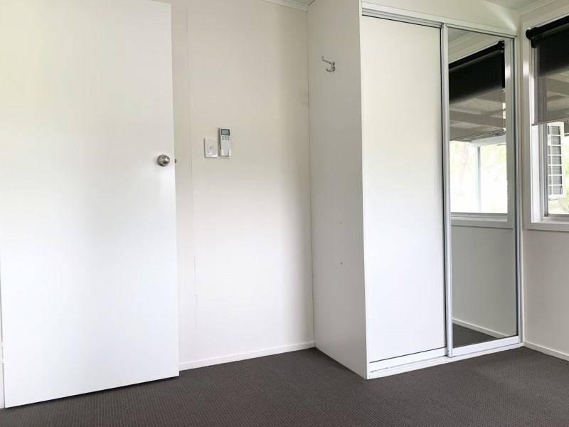 27 Middle Crescent, Dysart QLD 4745