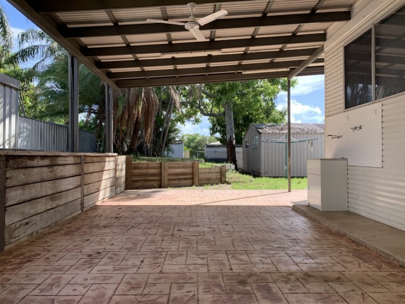 27 Middle Crescent, Dysart QLD 4745