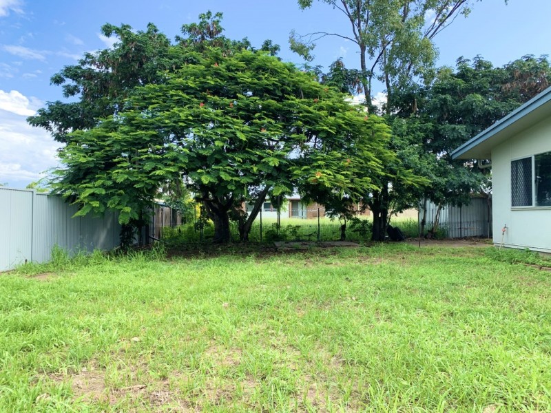 1 Pownall Street, Dysart QLD 4745