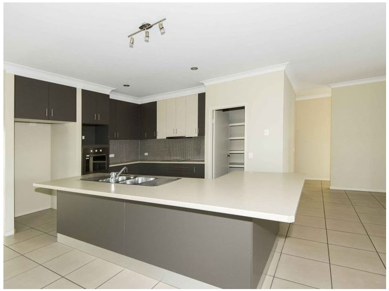 6 Anderson Court, Moranbah QLD 4744