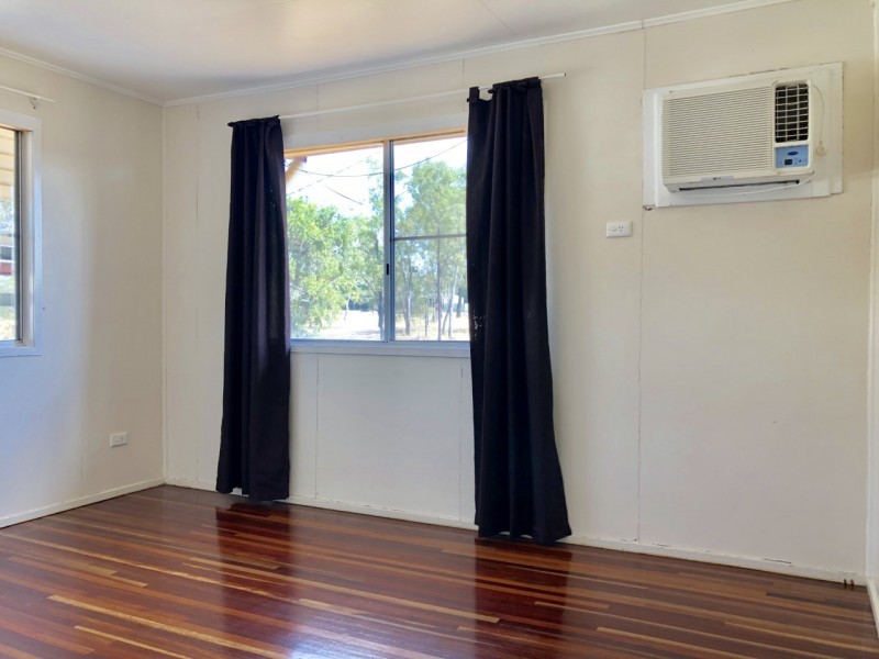 21 Garnham Dr, Dysart QLD 4745