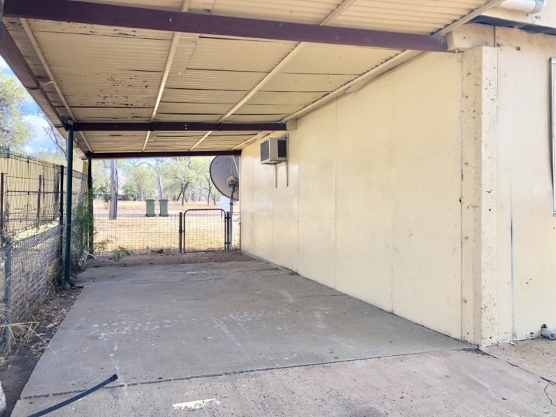 21 Garnham Dr, Dysart QLD 4745