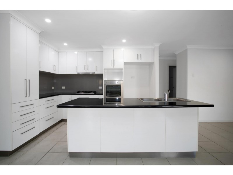 26 Madison Avenue, Glenella QLD 4740