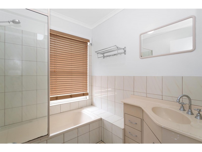 2/185 bedford Road, Andergrove QLD 4740
