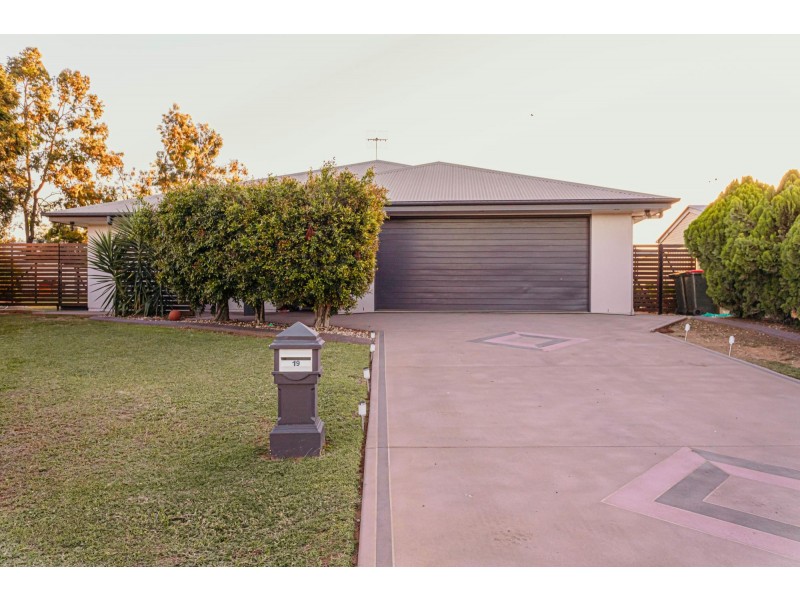 19 Turvey Court, Moranbah QLD 4744