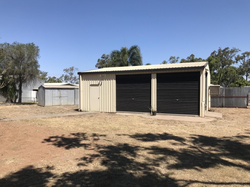5 Lyons Court, Moranbah QLD 4744