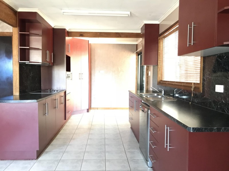 5 Lyons Court, Moranbah QLD 4744