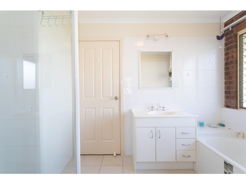 79 Bradman Drive, Glenella QLD 4740