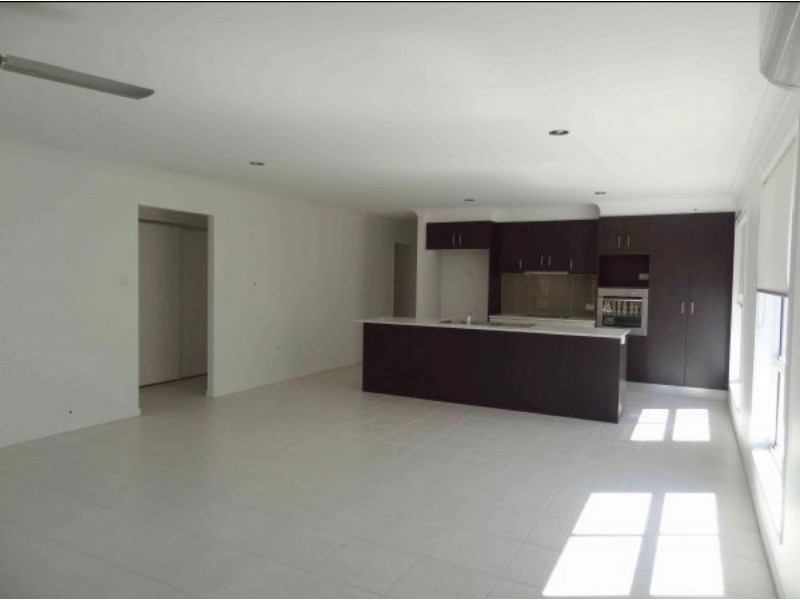 36 Scarborough Circuit, Blacks Beach QLD 4740