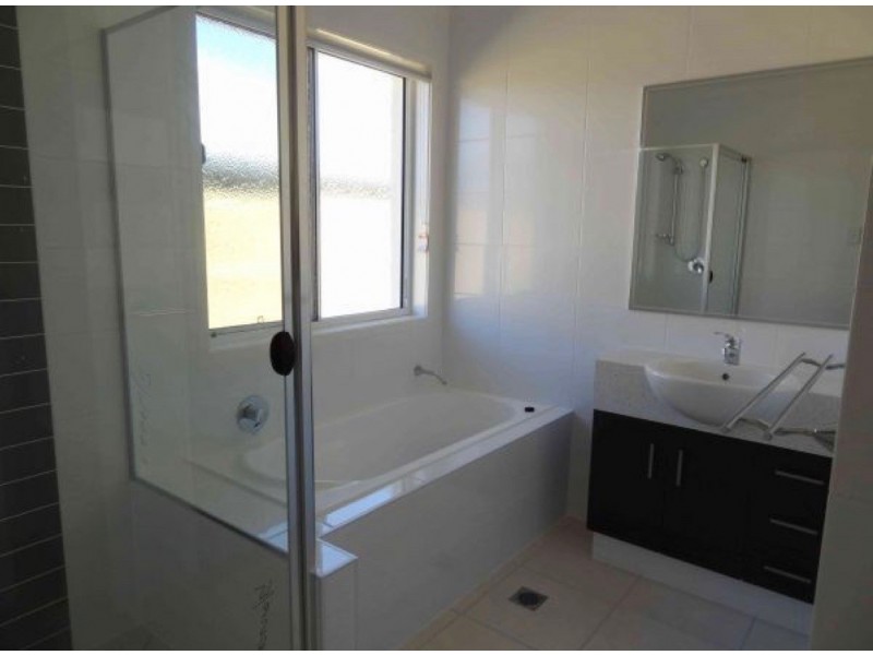 36 Scarborough Circuit, Blacks Beach QLD 4740