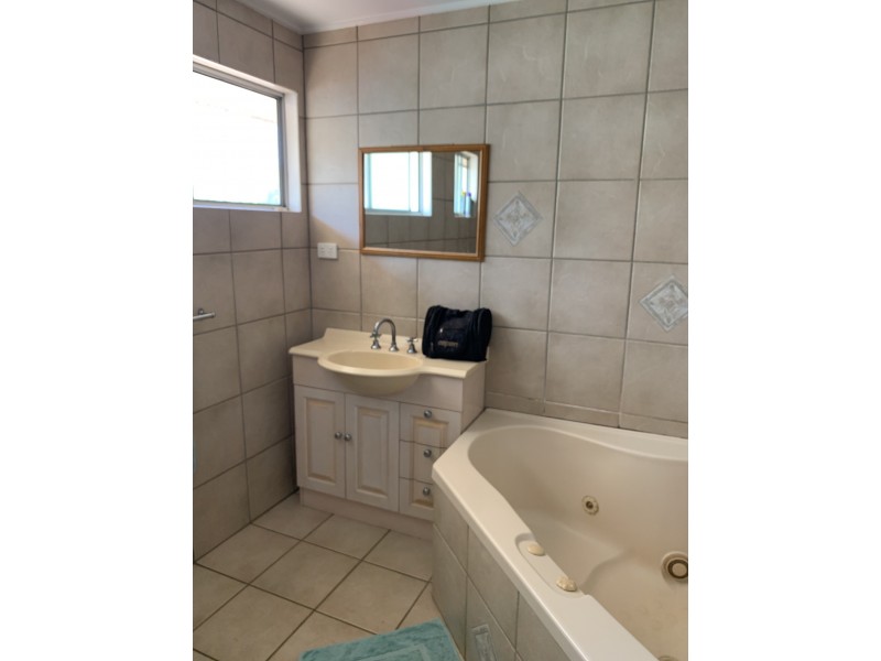 25 Barraclough Cres, Moranbah QLD 4744