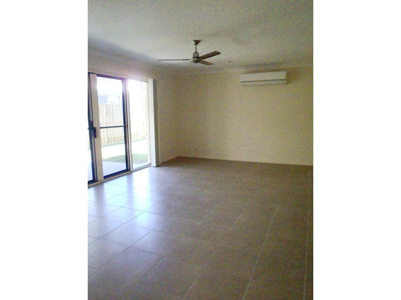 73 Newport Parade, Blacks Beach QLD 4740