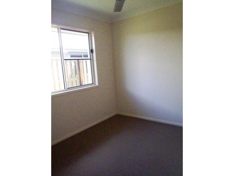 73 Newport Parade, Blacks Beach QLD 4740