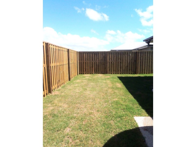 73 Newport Parade, Blacks Beach QLD 4740