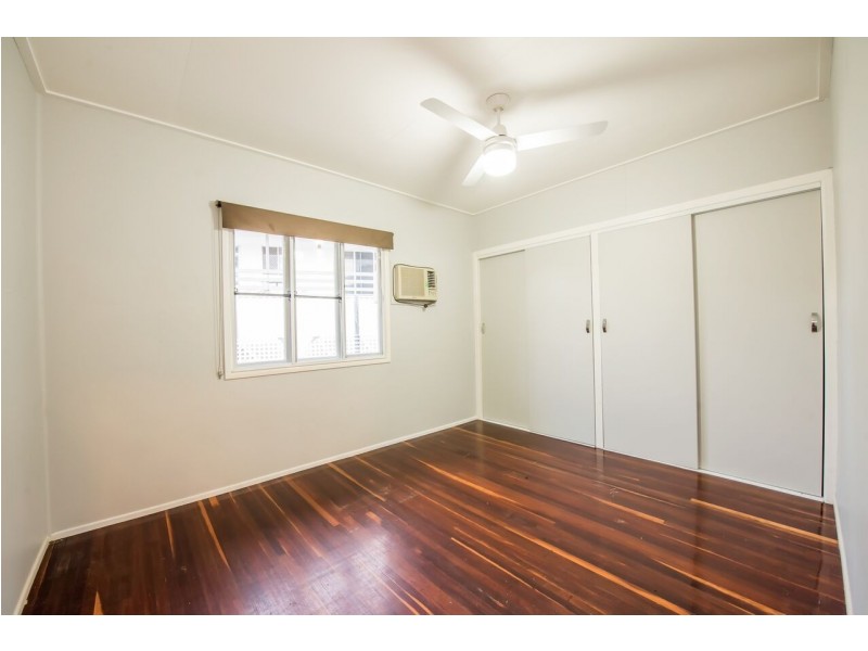 12 Pheasant Street, Slade Point QLD 4740