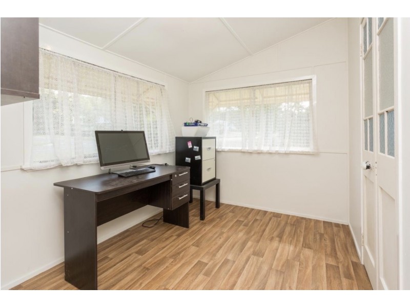 18 Atherton Street, Sarina QLD 4737