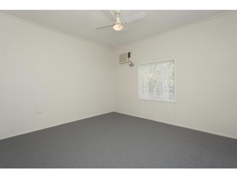 18 Atherton Street, Sarina QLD 4737