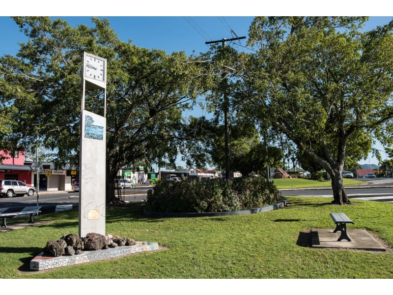 18 Atherton Street, Sarina QLD 4737