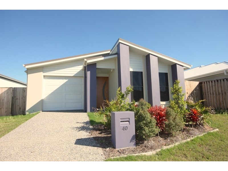 40 Newport Parade, Blacks Beach QLD 4740