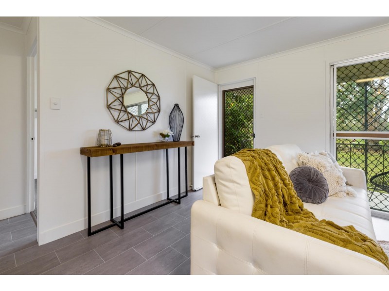 4 Simpsons Road, Bakers Creek QLD 4740