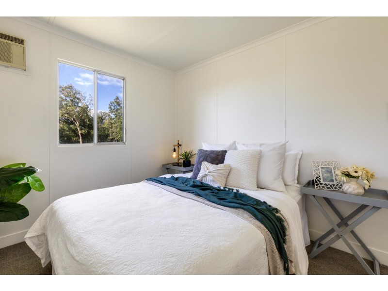 4 Simpsons Road, Bakers Creek QLD 4740