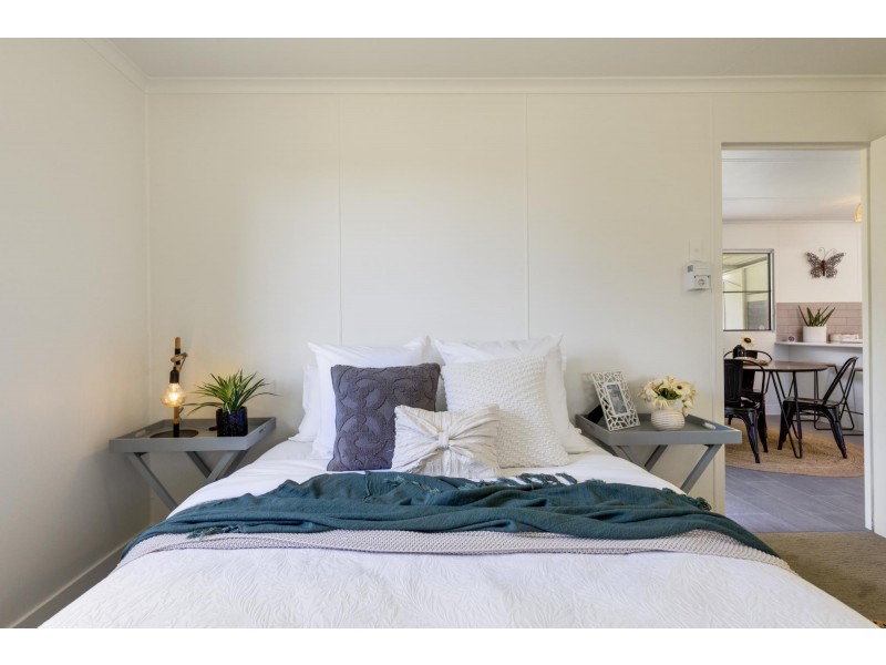 4 Simpsons Road, Bakers Creek QLD 4740