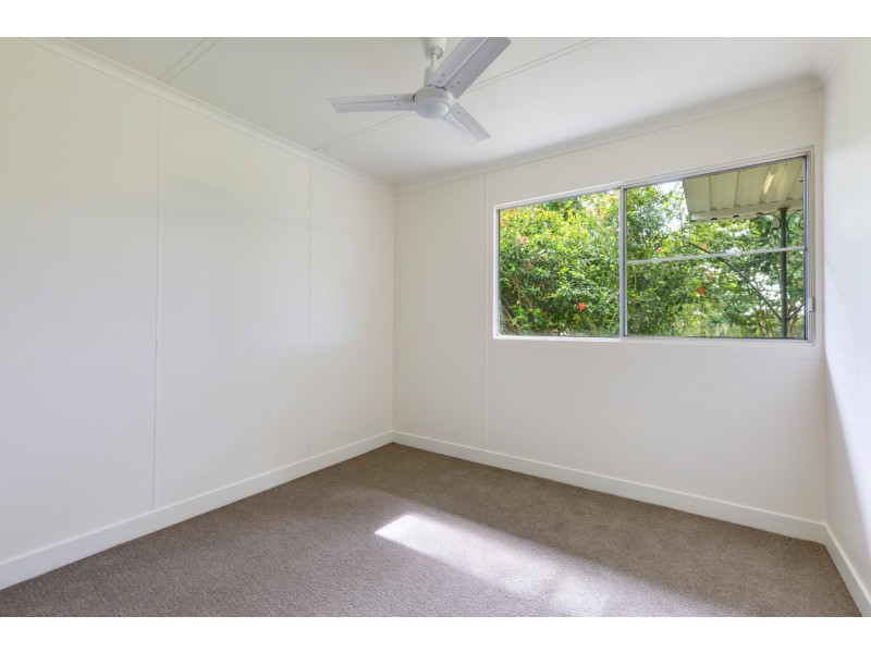 4 Simpsons Road, Bakers Creek QLD 4740