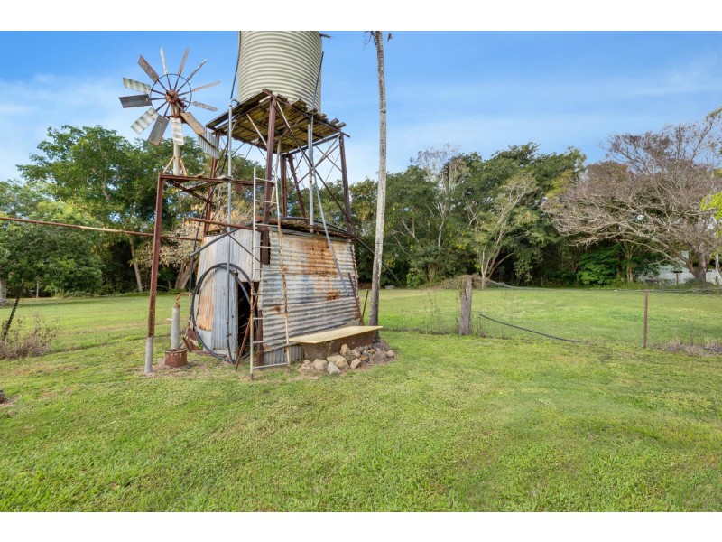 4 Simpsons Road, Bakers Creek QLD 4740