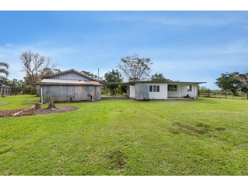 4 Simpsons Road, Bakers Creek QLD 4740